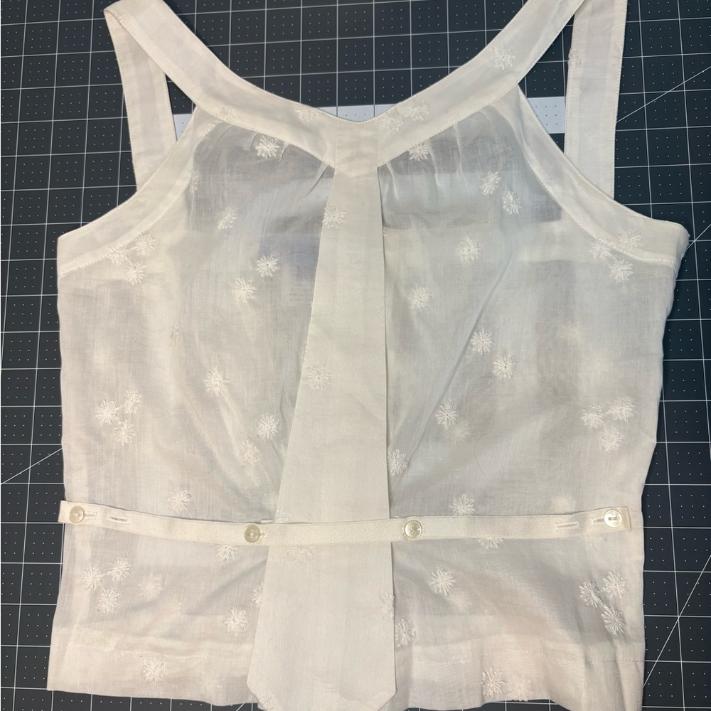 Chic White Embroidered Tank Top with Tie